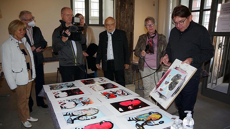 Wilhelm Schramm stellt die Technik der &bdquo;Verlorenen Platte&ldquo; vor.