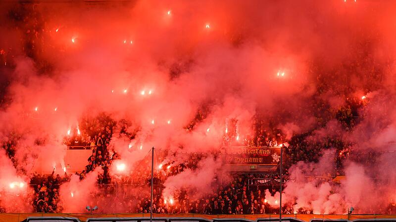 Rund 4000 Anhänger von Dynamo Dresden waren  am Samstag zum Drittliga-Spiel in Bayreuth. Einige von ihnen sorgten für hässliche Randale und richteten hohen Sachschaden an.