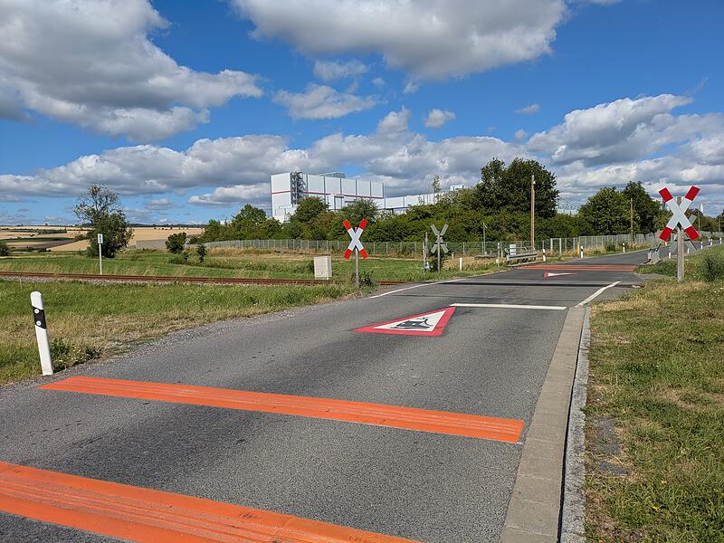 Rüttelschwellen MeederBahnübergang Wiesenfeld/Meeder Rüttelstreifen Rüttelschwellen MeederBahnübergang Wiesenfeld/Meeder Rüttelstreifen