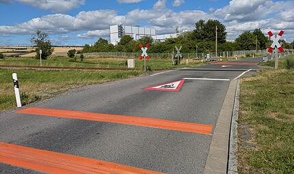 Rüttelschwellen MeederBahnübergang Wiesenfeld/Meeder Rüttelstreifen Rüttelschwellen MeederBahnübergang Wiesenfeld/Meeder Rüttelstreifen