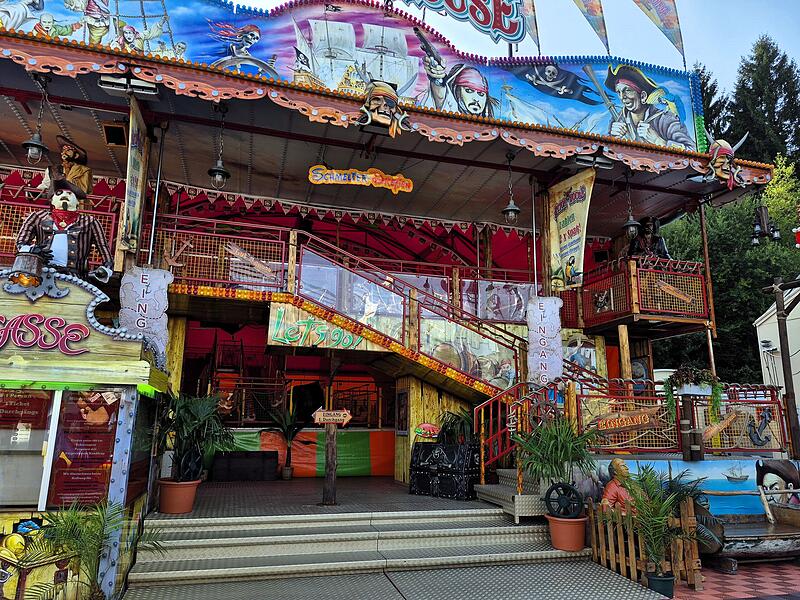 Der Festplatz vor der offiziellen Eröffnung.Rundgang vor dem Bieranstich Der Festplatz vor der offiziellen Eröffnung.Rundgang vor dem Bieranstich