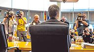 Robert Habeck gab sich im Ausschuss kämpferisch.