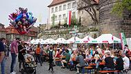 Das schöne Wetter lockte viele Besucher auf den Marienplatz.