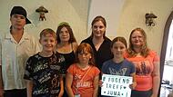 Diese Marktschorgaster Jungb&uuml;rger wollen die Projekte unter Leitung von Mirjam Herpich mit den Jugendlichen in die Tat umsetzen. Unser Bild zeigt (von links) Ibragim, Sebastian, Milena, Sofia, Mirjam Herpich, Sarah und Ayana.Bruno Prei&szlig;inger