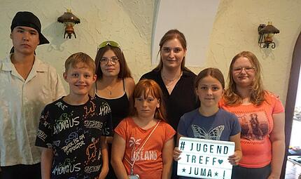 Diese Marktschorgaster Jungb&uuml;rger wollen die Projekte unter Leitung von Mirjam Herpich mit den Jugendlichen in die Tat umsetzen. Unser Bild zeigt (von links) Ibragim, Sebastian, Milena, Sofia, Mirjam Herpich, Sarah und Ayana.Bruno Prei&szlig;inger