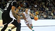 Nico Wenzl (weißes Trikot) markierte zwölf Punkte und acht Assists.