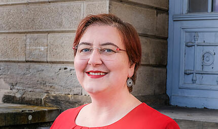 Claudia Carl m&ouml;chte Landr&auml;tin werden. Sie ist verheiratet und wohnt in Neustadt bei Coburg.