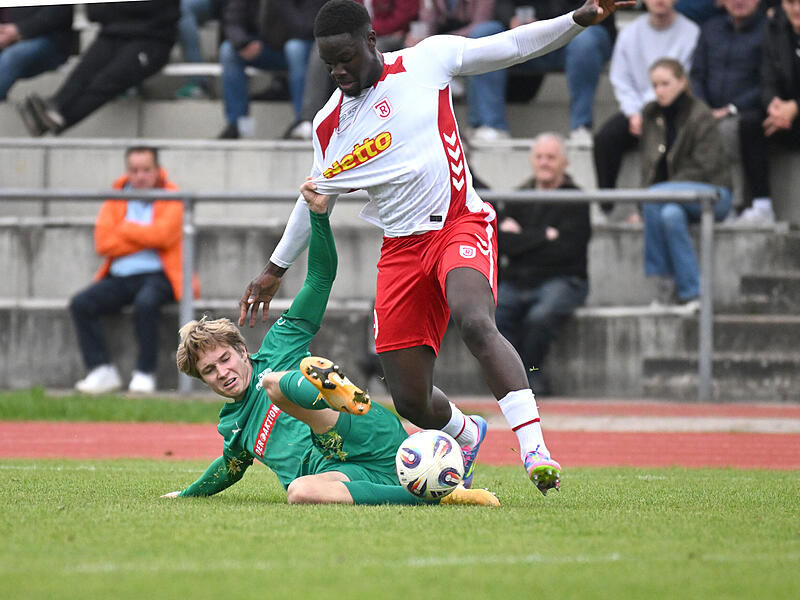 Fotos Fußball Bayernliga Jahn Regensburg II gegen Neudrossenfeld Teil 3