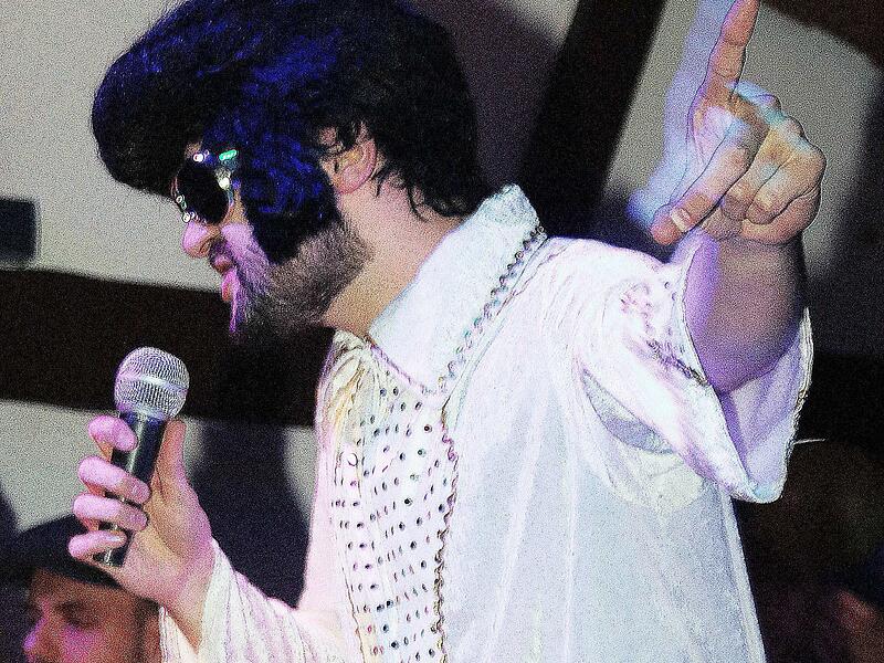 Auferstanden: Sogar Elvis Presley wurde auf die B&uuml;hne gezaubert.