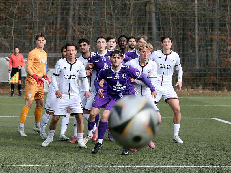 Zahlreiche Eckb&auml;lle brachten dem FC Eintracht Bamberg gegen Ingolstadt wenig. Die U21 des Drittligisten nutzte den ruhenden Ball dagegen zum sp&auml;ten Sieg.