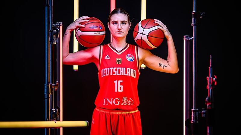 Die geb&uuml;rtige Bambergerin Alina Hartmann spielt ihr erstes gro&szlig;es Turnier mit der deutschen Basketball-Nationalmannschaft.