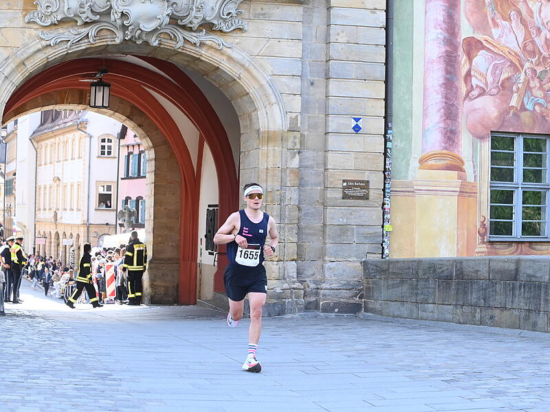 Weltkulturerbelauf 2025: Rund 3700 Athletinnen und Athleten nahmen de Halbmarathon, den Sparkassen-Lauf, in Angriff.