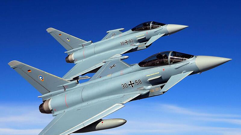 Die Eurofighter Typhoon der Luftwaffe und ihre Piloten sind als Alarmrotte st&auml;ndig einsatzbereit.