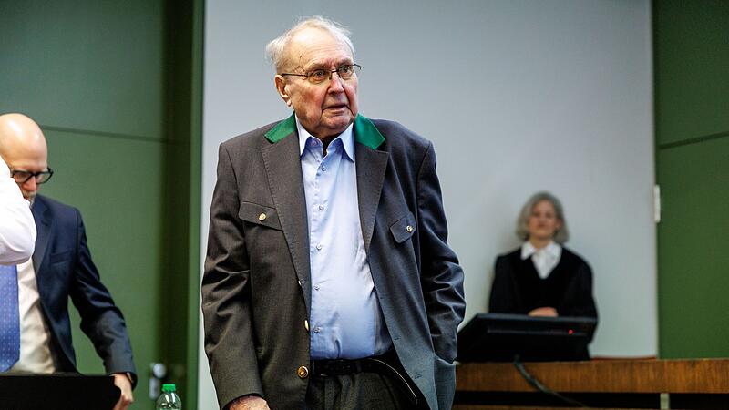 Prozessauftakt gegen zwei Ex-Bundestagsabgeordnete