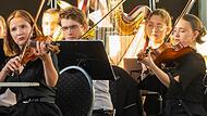Solistinnen und Solisten des Jugend-Symphonieorchesters der Ukraine.