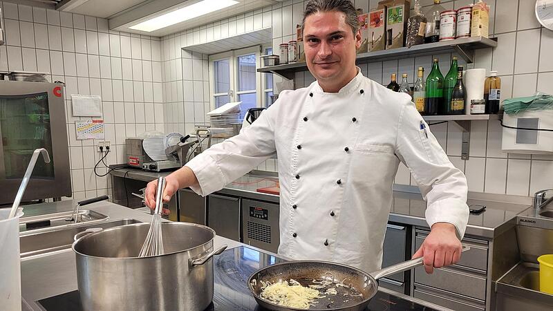 Michael Nelkel ist Koch und neuerdings auch Pächter. Michael Nelkel ist Koch und neuerdings auch Pächter.