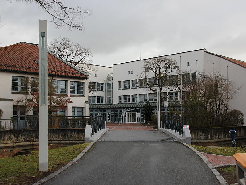 Landratsamt Coburg - Kreis Coburg - Komplettansicht - Eingang