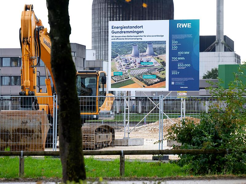 In  Gundremmingen  hat RWE  mit dem  Bau von Deutschlands größtem Batteriespeicher begonnen.