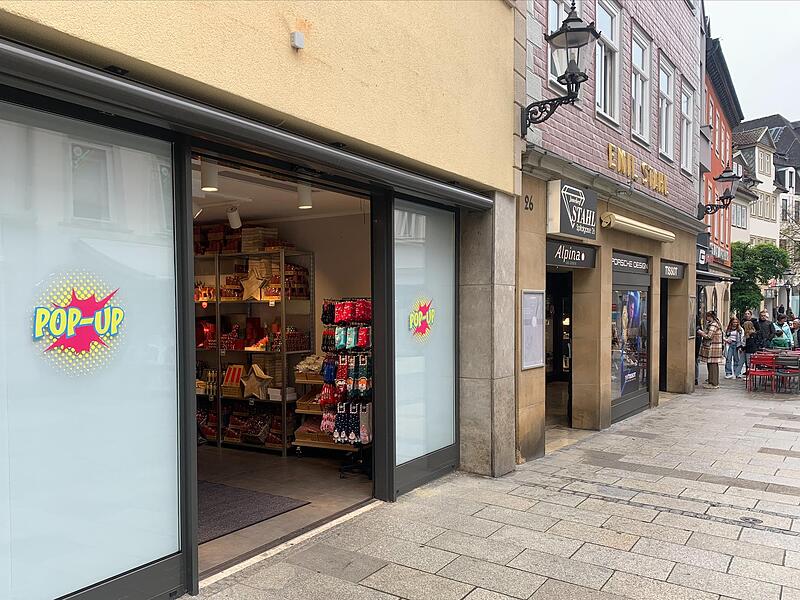 Der &bdquo;Weihnachts-Outlet&ldquo; befindet sich in der Spitalgasse in Coburg.