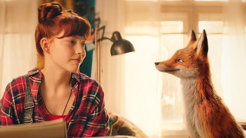 Hauptdarstellerin Emilia Maier alias Ida Kronenberg  mit ihrem magischen Fuchs Rabbat