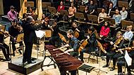 Souveräner Solist beim Mitmachkonzert unter der Leitung von Wolfgang Lischke: Sebastian Bauer (18) beeindruckte das Publikum im Globe mit seiner Interpretation des Marimba-Konzerts von Ney Rosauro.