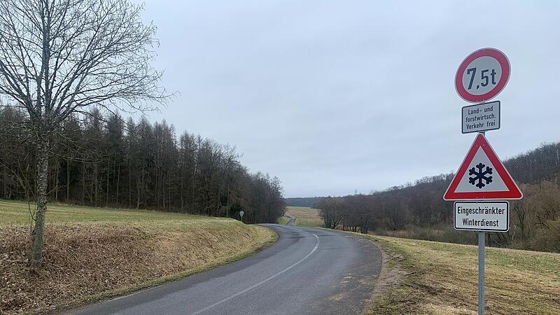 Die Gemeindeverbindungsstraße von Maria Bildhausen nach Rheinfeldshof kann nicht einfach zu einem Feld- und Waldweg abgestuft werden. Kurzfristige Sperrungen – beispielsweise bei Glatteis – sind aber möglich.