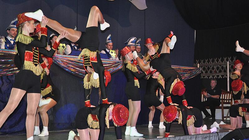 Showtanz der Ermetzia-Garde Showtanz der Ermetzia-Garde