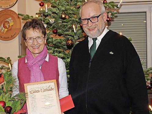 Das neue Ehrenmitglied Anna-Maria Sp&ouml;rlein mit 1. Vorstand Herbert Nitschke.