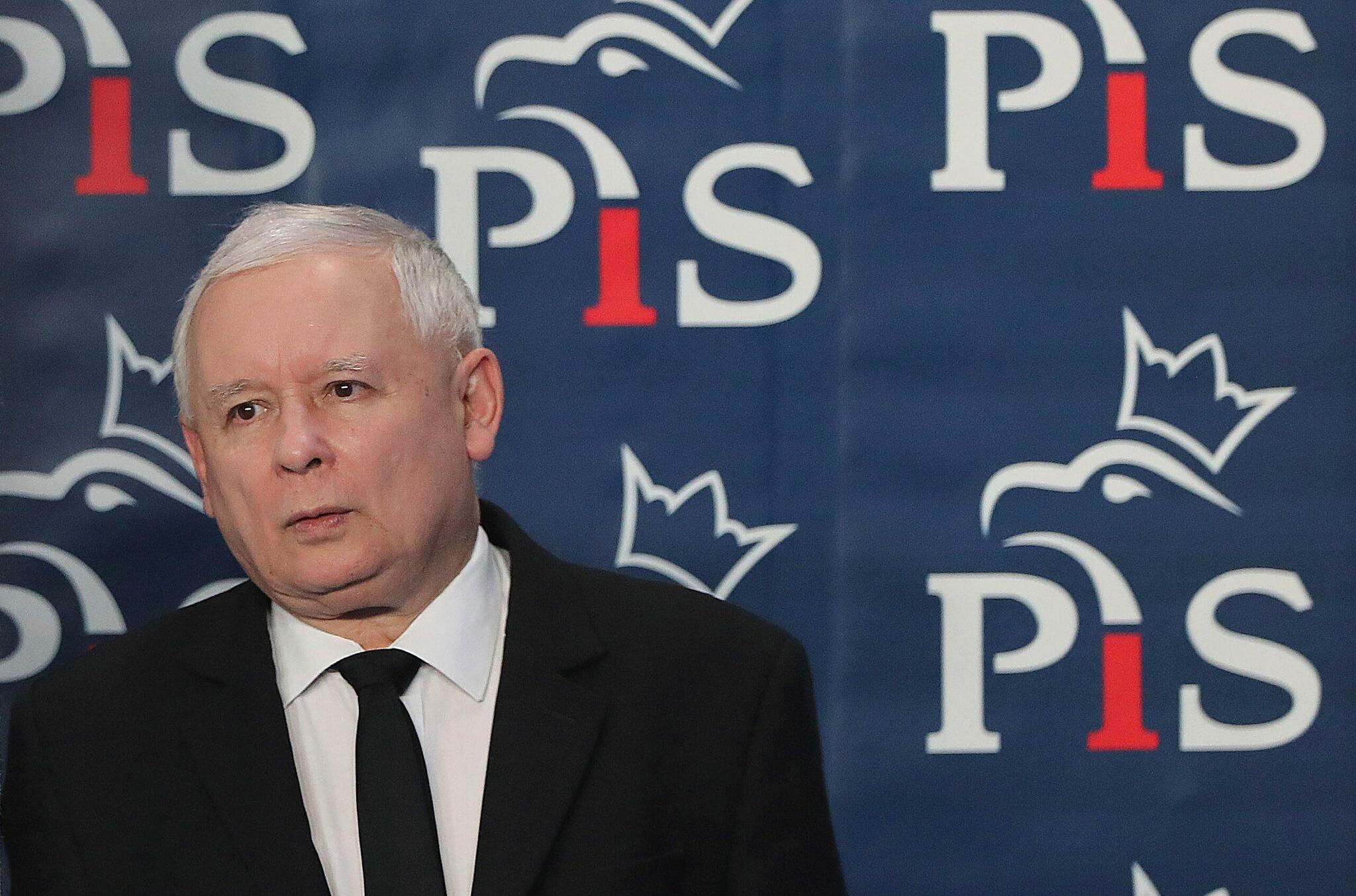 Regierungskrise In Polen Kaczynski Findet Zwar Noch Mehrheiten Aber Es Wird Uber Neuwahlen Spekuliert