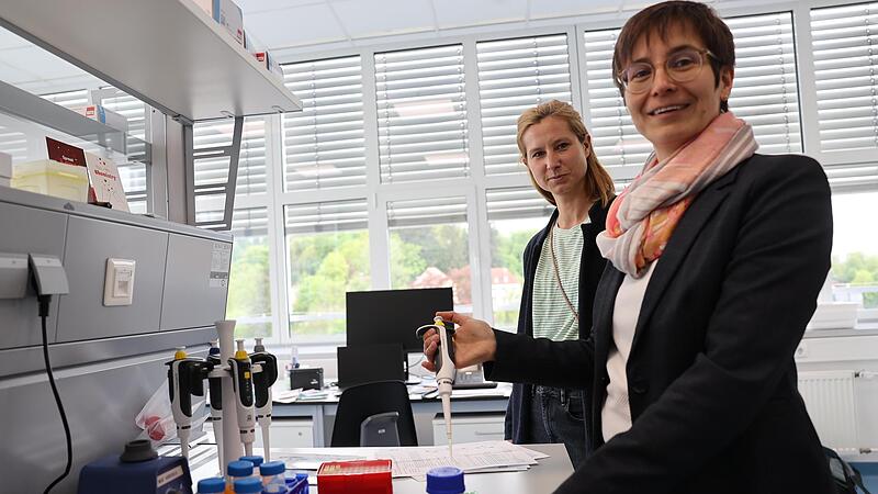 Juniorprofessorin Tina Bartelmeß und Dekanin Janin Henkel-Oberländer sind zufrieden mit der Akzeptanz. Im universitären Umfeld sind Frauen längst in Spitzenpositionen angesehen und etabliert.