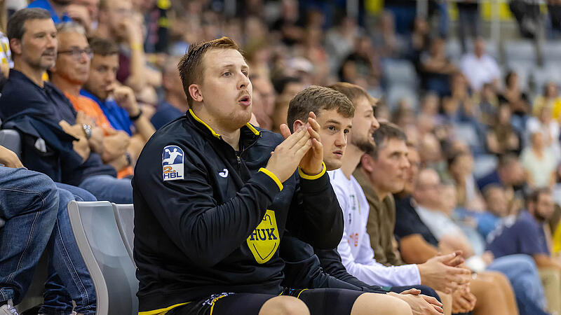 Nils Röller (hier beim Heimspiel gegen Hagen zu Saisonbeginn) legte nach der unglücklichen Niederlage des HSC Coburg in Dresden den Finger in die Wunde. Nils Röller (hier beim Heimspiel gegen Hagen zu Saisonbeginn) legte nach der unglücklichen Niederlage des HSC Coburg in Dresden den Finger in die Wunde.