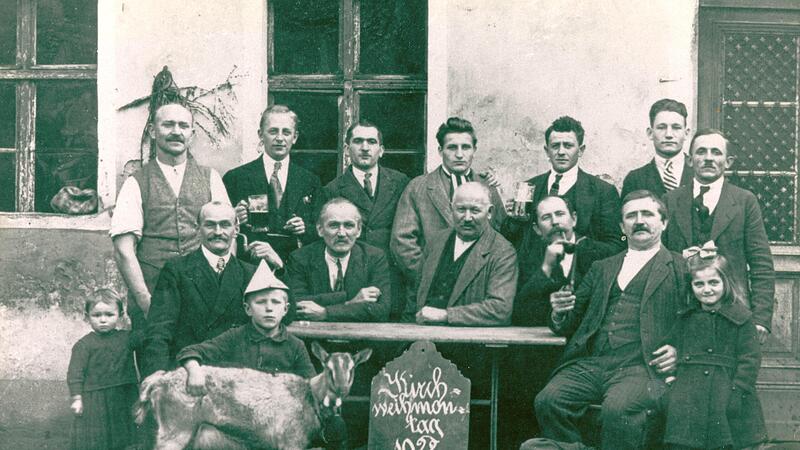 Ein Herzogenauracher Kirchweihstammtisch im Jahr 1922