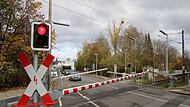 Im Zuge der zahlreichen Bauarbeiten der Deutschen Bahn muss auch der Bahnübergang in der Rodacher Straße komplett gesperrt werden.