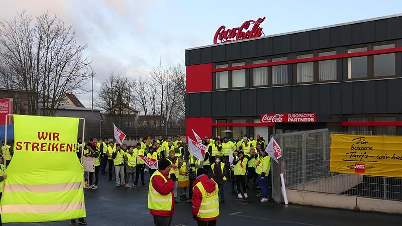 Vor gut zwei Wochen hatten sich die Knetzgauer am Streik zu den Tarifverhandlungen beteiligt, die jetzt beendet und deren Ergebnisse auch im Werk Knetzgau umgesetzt werden. Vor gut zwei Wochen hatten sich die Knetzgauer am Streik zu den Tarifverhandlungen beteiligt, die jetzt beendet und deren Ergebnisse auch im Werk Knetzgau umgesetzt werden.
