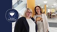 Nadine Glaser (links) und Ivonne Wagner erklären Arten und Ursachen von Demenz und geben Tipps zum Umgang mit Betroffenen.