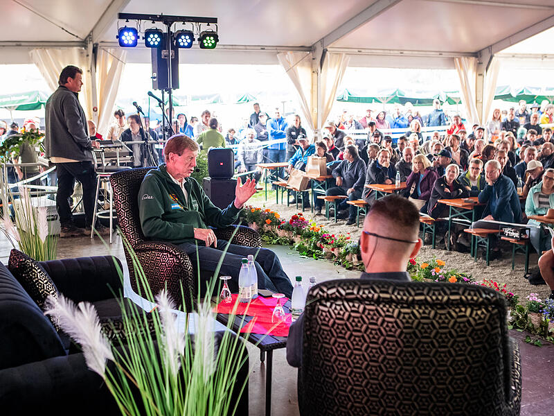 Walter Röhrl besucht die Abenteuer & Allrad Messe am Sonntag, 02.06.24 in Bad Kissingen.Walter Röhrl besucht die Abenteuer & Allrad Messe am Sonntag, 02.06.24 in Bad Kissingen. Walter Röhrl besucht die Abenteuer & Allrad Messe am Sonntag, 02.06.24 in Bad Kissingen.Walter Röhrl besucht die Abenteuer & Allrad Messe am Sonntag, 02.06.24 in Bad Kissingen.