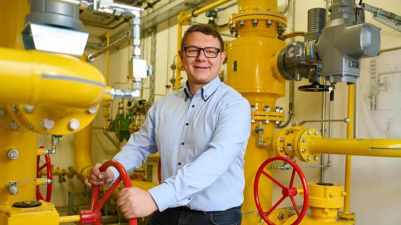 Markus Eichhorn bei der Arbeit an der Einspeiseanlage.