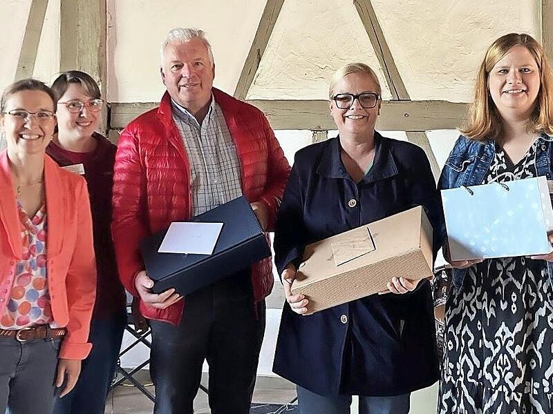 Mit der Kommunalwahl gab es auch einen Wechsel an der Spitze der Musikschule Ebern. Isabell Zimmer (Zweite von rechts) l&ouml;st J&uuml;rgen Hennemann als Vorsitzenden ab.