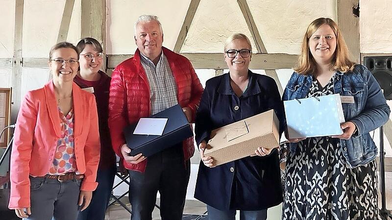 Mit der Kommunalwahl gab es auch einen Wechsel an der Spitze der Musikschule Ebern. Isabell Zimmer (Zweite von rechts) l&ouml;st J&uuml;rgen Hennemann als Vorsitzenden ab.