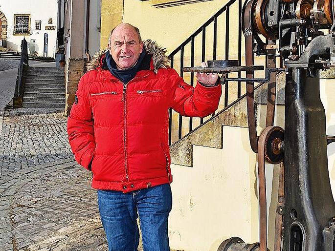 Joachim Ru&szlig;, Zweiter Vorsitzender der Kulturgemeinde und Stadtrat, freute sich dar&uuml;ber, dass die Schuhmaschinen aufgestellt wurden und die Entscheidung schon positive Resonanz gefunden hat.