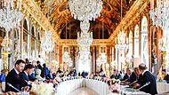 Die Staats- und Regierungschefs der  EU bei ihrer informellen Tagung im Schloss von Versailles.