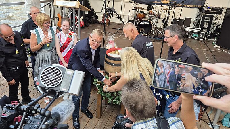 Andreas Starkes letzter Bieranstich bei der Sandkerwa 2025