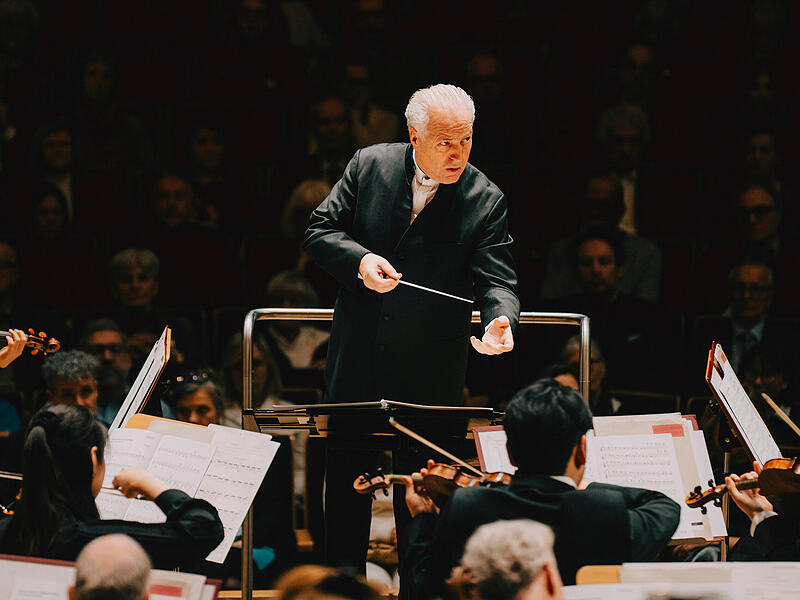 Ehrendirigent Manfred Honeck leitet Bamberger Symphoniker