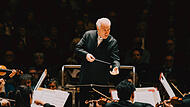 Ehrendirigent Manfred Honeck leitet Bamberger Symphoniker