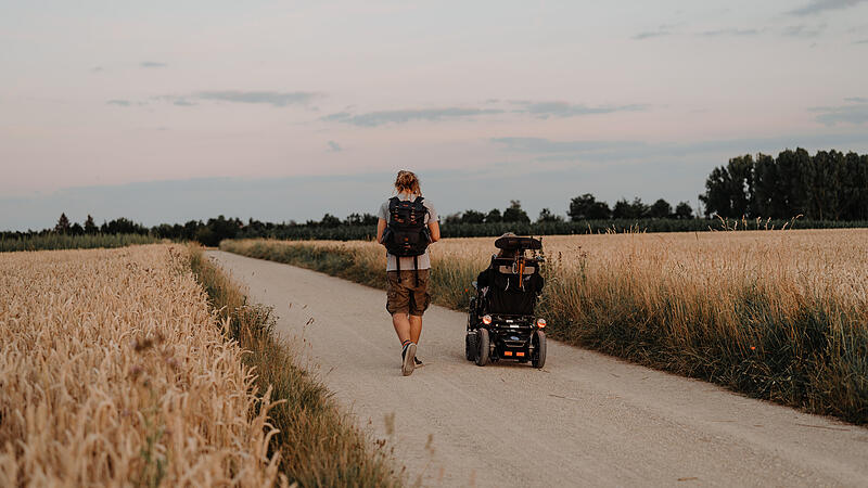 Wegbegleiter, Betreuer, Planer: Ein junger Bamberger hilft Menschen, die Betreuung ben&ouml;tigen, ihren Traumurlaub zu verwirklichen.
