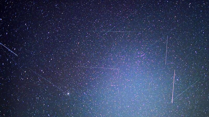 Satelliten am Nachthimmel