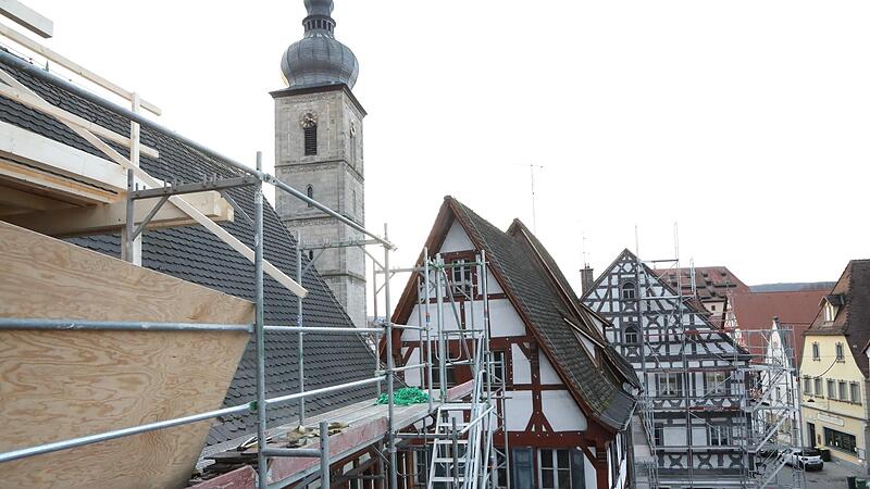 Die Dekontaminierung des Rathauses ist weitgehend erledigt, doch es gibt neue ungel&ouml;ste Probleme.Forchheim & Fr&auml;nkische Schweiz