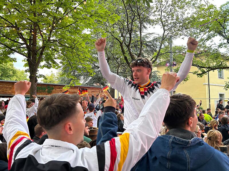 Public Viewing in Coburg: WM-Auftakt mit Deutschland gegen CuracaoPublic Viewing in Coburg: WM-Auftakt mit Deutschland gegen Curacao Public Viewing im Coburger Josiasgarten: WM-Auftakt mit Deutschland gegen Curacao