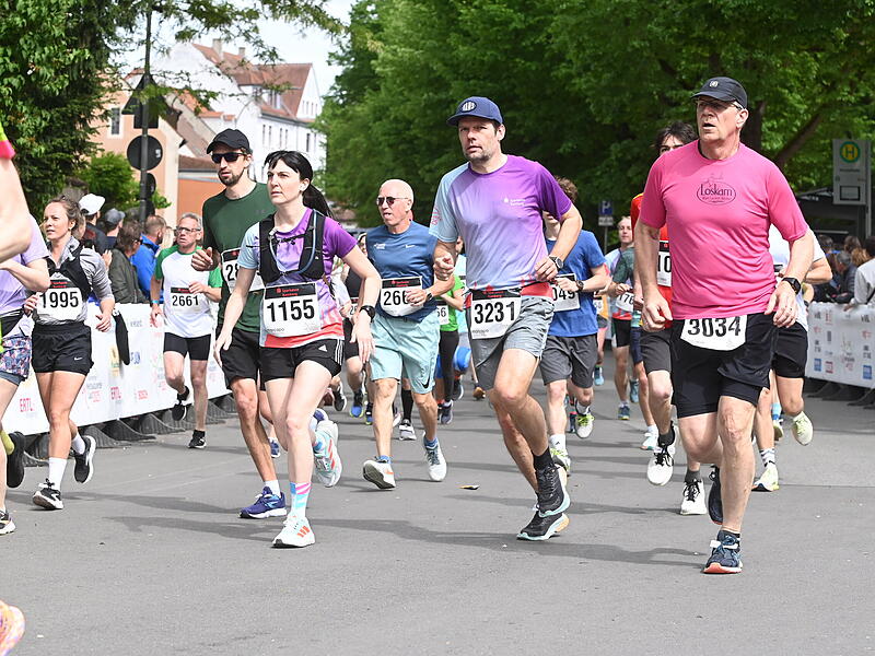 Weltkulturerbelauf 2025: Rund 3700 Athletinnen und Athleten nahmen de Halbmarathon, den Sparkassen-Lauf, in Angriff.