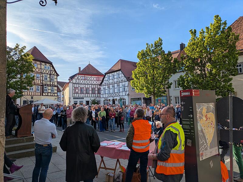 Zur Demo am Montagabend waren rund 250 Menschen gekommen.